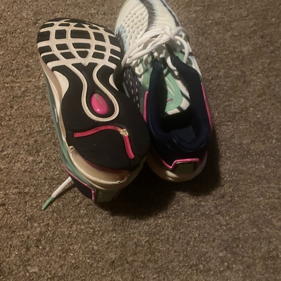 Nike White and Green Sneakers - Picture 3 of 3